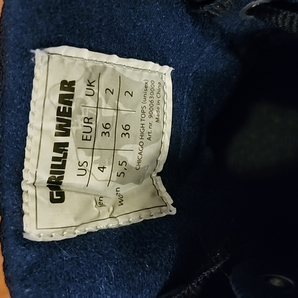 Trainers - Picture 2 of 3